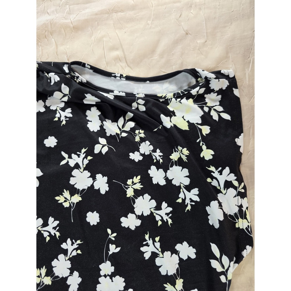 WOMENS TOP SIZE 6X SHORT SLEEVES BLACK WHITE FLORAL NEW - Picture 2 of 4